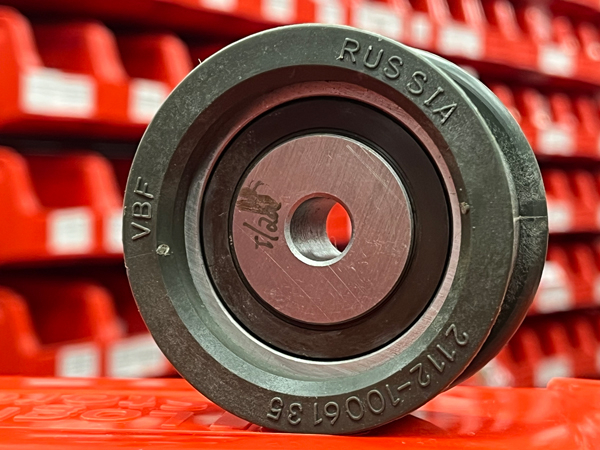 Ролик ремня ГРМ 2112-1006135 (10,1х55/63х32) VBF (830700AEL20)