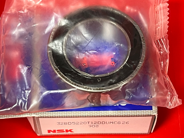 Подшипник 32BD5220T12DDUMCG26 NSK размеры 32x52x20