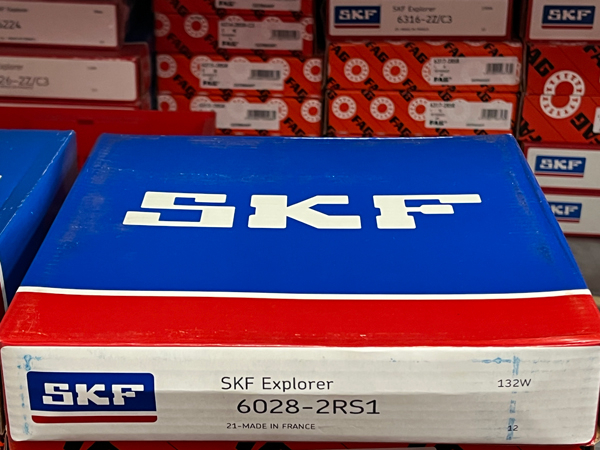 Подшипник 6028-2RS1 SKF аналог 180128 размеры 140*210*33