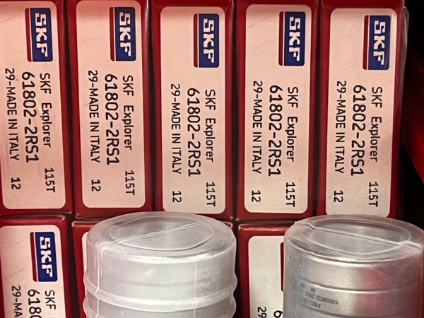 Подшипник 61802-2RS1 SKF аналоги 1180802, 1000802-2RS, 6802-2RS размеры 15/24/5
