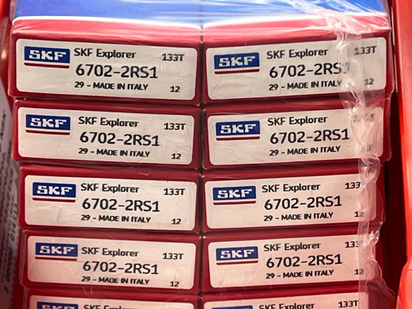 Подшипник 6702-2RS1 SKF аналоги 1180702, 61702-2RS, 1000702-2RS (15x21x4)