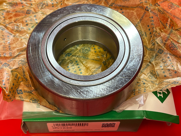 Подшипник NUTR50 INA размеры 50x90x32