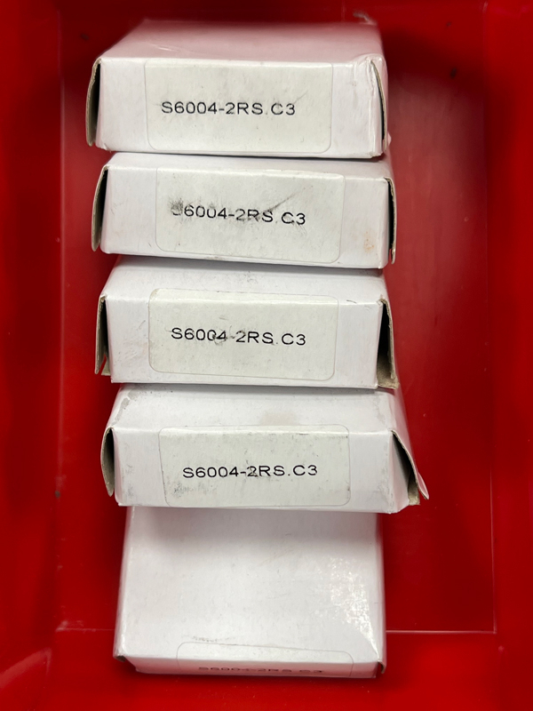 Подшипник S6004-2RS.P6.C3 STC размеры 20*42*12