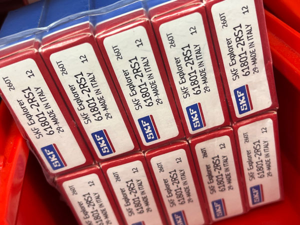 Подшипник 61801-2RS1 SKF аналоги 1180801, 1000801-2RS, 6801-2RS размеры 12/21/5