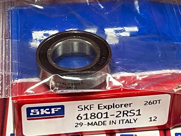 Подшипник 61801-2RS1 SKF аналоги 1180801, 1000801-2RS, 6801-2RS размеры 12x21x5