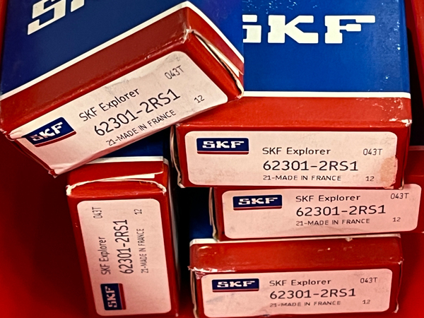 Подшипник 62301-2RS1 SKF аналог 180601 размеры 12*37*17