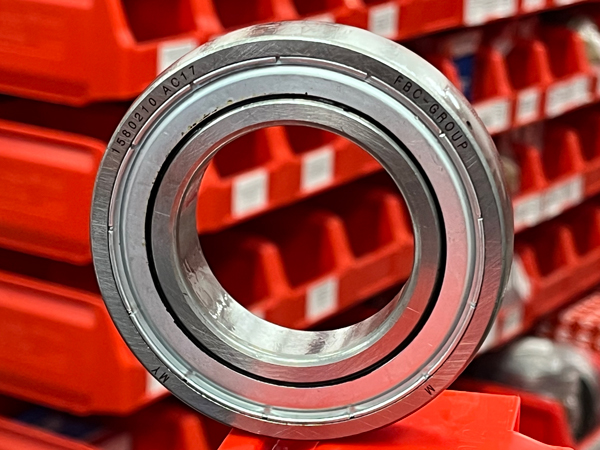 1580000 - однорядные с двумя защитными шайбами со сферической наружной поверхностью наружного кольца