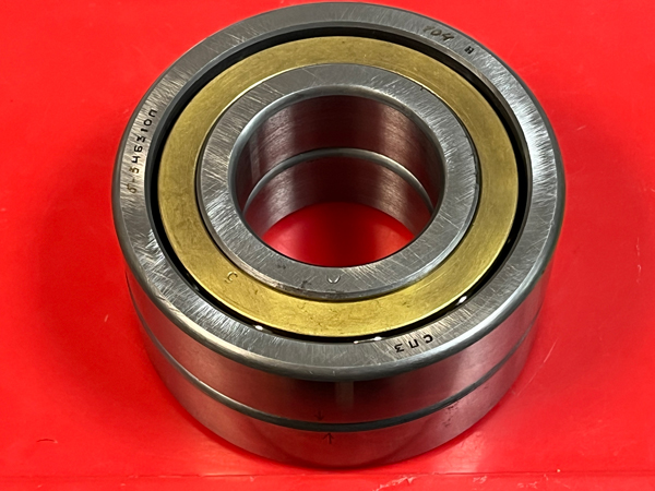 0366000 - дуплекс - сдвоенные, наружные кольца обращены друг к другу узкими торцами, угол контакта 36°