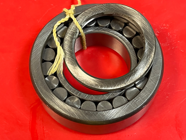 0592000 - однорядные бессепараторные разъёмные с однобортовым внутренним кольцом и плоским упорным кольцом