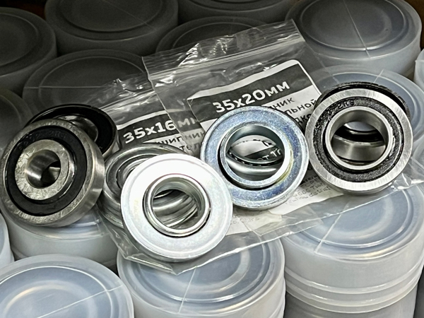 в колесо тачки